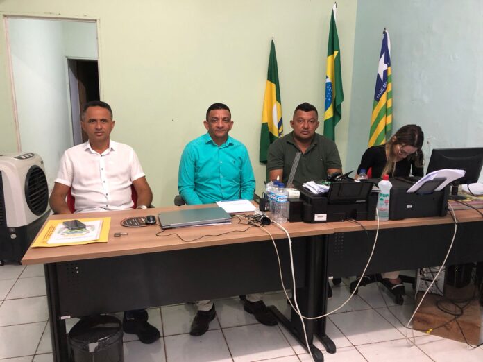 A Câmara de Vera Mendes-PI, se reuniu em Sessão Ordinária na noite desta terça-feira (25/06), e aprovou por unanimidade,